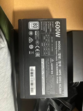 blok-pitaniia-cooler-master-600-vatt-big-2