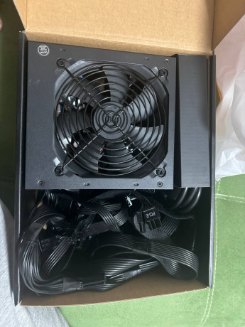 blok-pitaniia-cooler-master-600-vatt-big-0