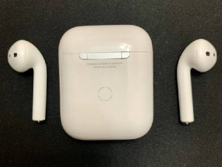 obmeniaiu-airpods-2-lightning-na-cto-nibud-interesnoe-almaty