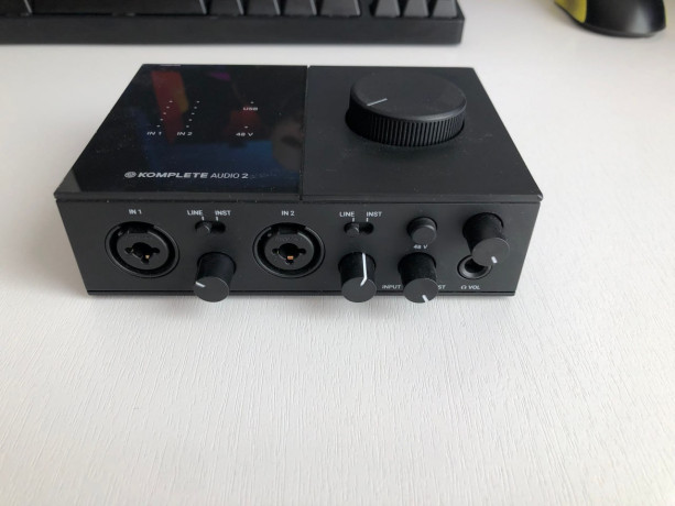 prodam-zvukovuiu-kartu-native-instrument-komplete-audio-2-big-1
