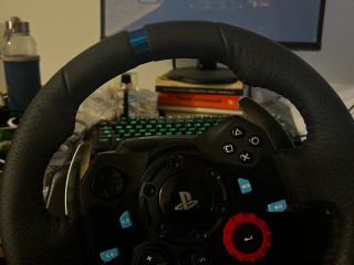 prodam-igrovoi-rul-logitech-g29