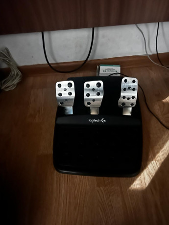 prodam-igrovoi-rul-logitech-g29-big-2