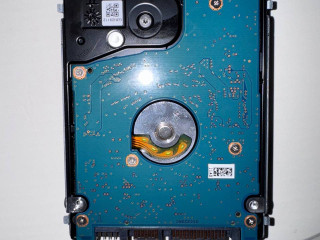prodaiu-zestkii-disk-toshiba-mq01abd100-na-1-tb