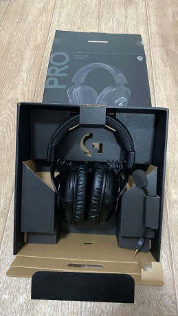 prodaiutsia-nausniki-logitech-g-pro-x-se-big-2