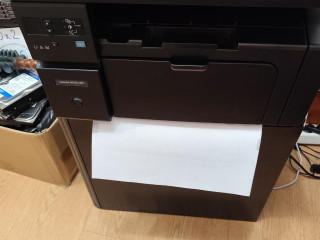 prodam-mfu-hp-laserjet-m1132-mfp-sostoianie-xorosee-ispolzovalsia-doma-sveze-zapravlennyi-kartridz