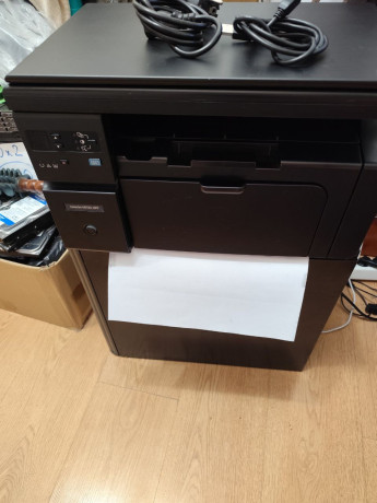 prodam-mfu-hp-laserjet-m1132-mfp-sostoianie-xorosee-ispolzovalsia-doma-sveze-zapravlennyi-kartridz-big-0