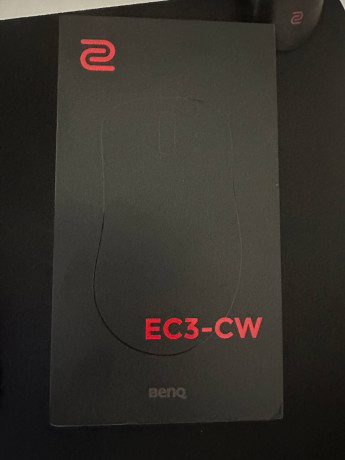 prodam-igrovuiu-mysku-zowie-ec3-cw-v-otlicnom-sostoianii-nakleeny-glaidy-tocki-xraypad-obsidian-air-p-big-0