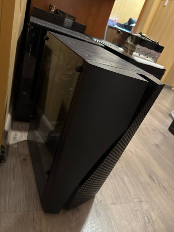 korpusa-aerocool-v-xorosem-sostoianii-3-kulera-v-komplekte-rgb-big-0