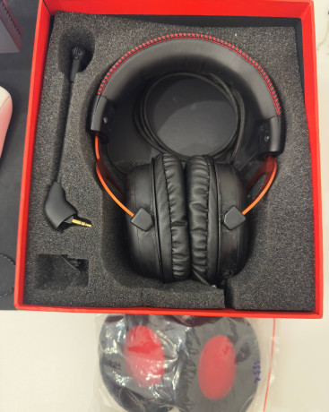 prodam-hyperx-cloud-2-novoe-ogolove-i-novye-ambiusury-bez-zvukovoi-karty-8k-big-0