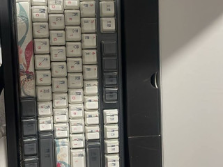 varmilo-87-5st-cena-29990-za-1st-v-ideale-s-dokumentami-i-korobkami-i-snurami