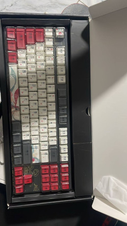 varmilo-87-5st-cena-29990-za-1st-v-ideale-s-dokumentami-i-korobkami-i-snurami-big-0