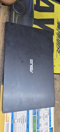 noutbuk-asus-e510m-big-1
