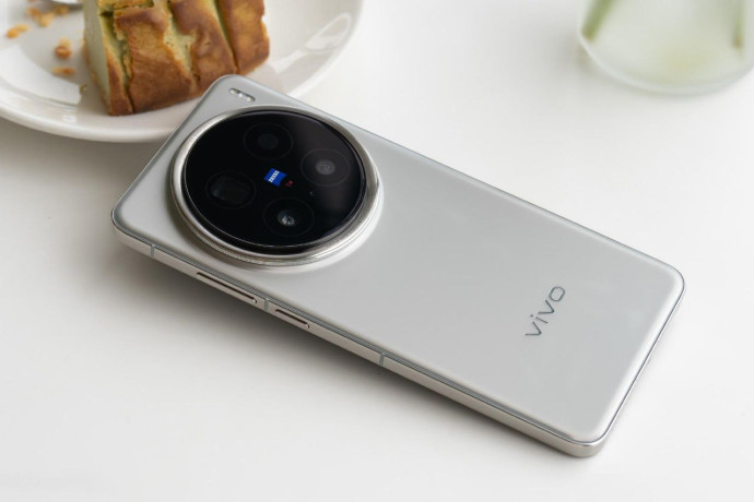 vivo-x200-pro-titanium-big-0