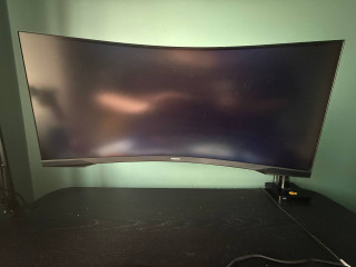 prodam-ultrasirokii-monitor-samsung-odyssey-g5-34