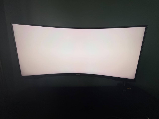 prodam-ultrasirokii-monitor-samsung-odyssey-g5-34-big-1