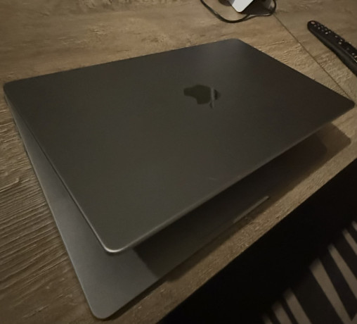 prodam-macbook-pro-2021-big-0