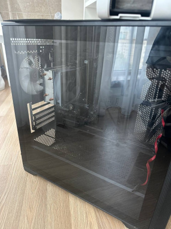 cernyi-korpus-intel-i5-12400f-big-0