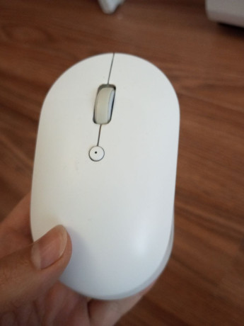 besprovodnaia-mys-xiaomi-v-otlicnom-sostoianii-5000t-big-2