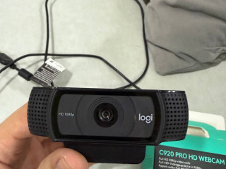 logitech-c920-v-korobke