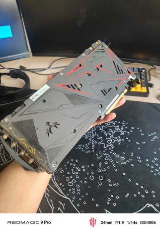 colorful-igame-vulcan-1070ti-8gb-big-2