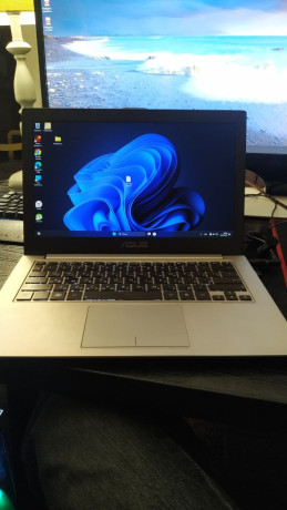 noutbuk-asus-core-i7-4-pokolenie-nvidia-geforce-620m-28000tg-big-0