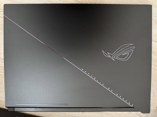 prodaiu-igrovoi-noutbuk-asus-rog-zephyrus-duo16-2022-gx650rx