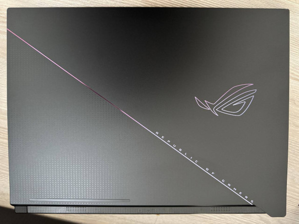 prodaiu-igrovoi-noutbuk-asus-rog-zephyrus-duo16-2022-gx650rx-big-0