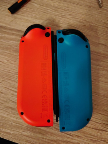 prodam-originalnye-joy-con-big-1