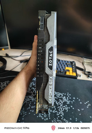 1080-ti-zotac-amp-extreme-core-edition-11gb-big-2