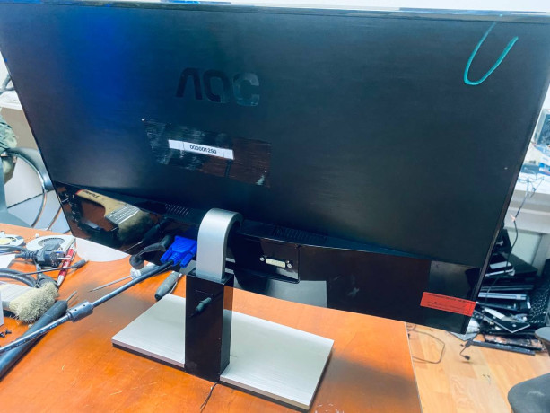 monitory-big-1
