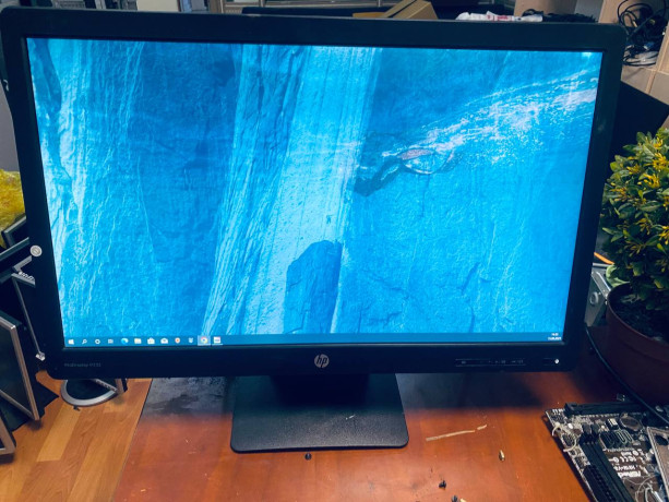monitory-big-2
