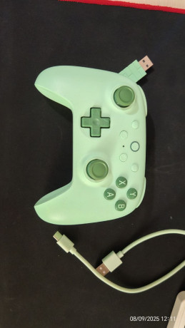 geimpad-8bitdo-ultimate-2c-2-stuki-big-0