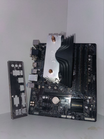 mat-gigabyte-ga-b250m-ds3h-big-0