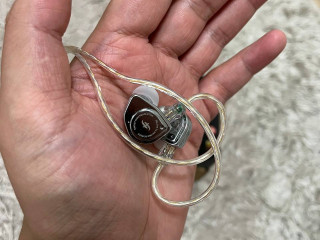 iem-nausniki-simgot-ew200