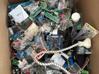 arduino-malina-i-procie-komplektuiushhie-k-nim-otdam-polnuiu-korobku-s-novymi-i-bu-oborudovaniem-uslo