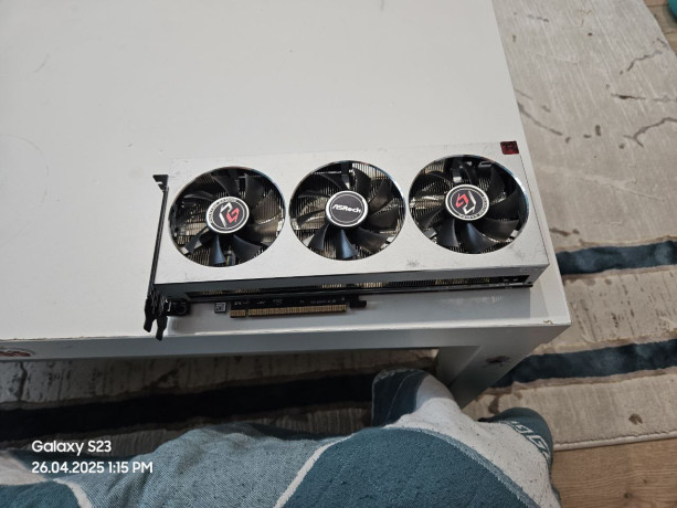 amd-radeon-vii-big-2