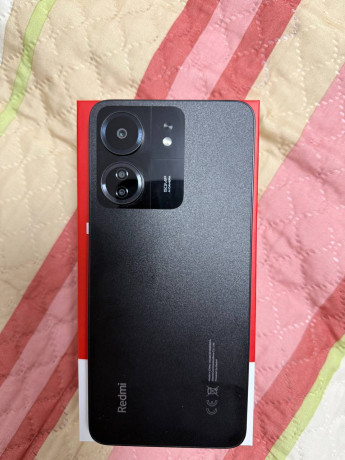 novyi-smartfon-13c-4128-gb-big-1