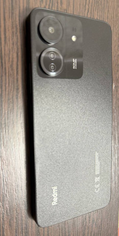 novyi-smartfon-13c-4128-gb-big-2