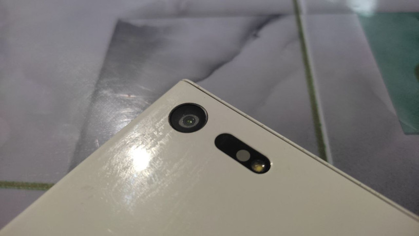 prodam-telefon-sony-xperia-x-compact-white-big-0