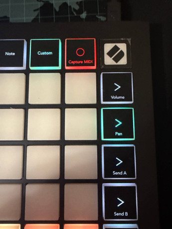 prodam-launchpad-x-v-idelnom-sostoianii-vse-plenki-na-meste-big-2