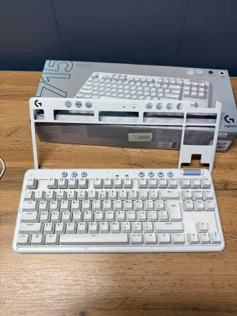 logitech-g715-tkl-big-1