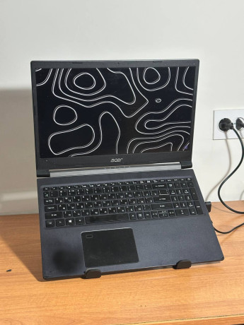 prodaiu-noutbuk-acer-aspire-7-v-xorosem-sostoianii-big-0