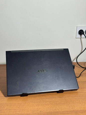 prodaiu-noutbuk-acer-aspire-7-v-xorosem-sostoianii-big-1