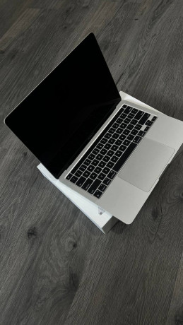 macbook-pro-133-2020-big-0