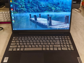 sustryi-ofisnyi-lenovo