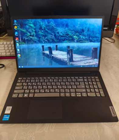 sustryi-ofisnyi-lenovo-big-0