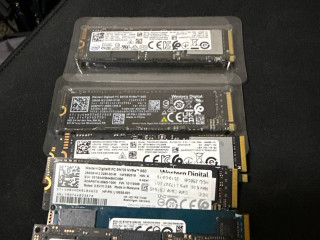 ssd-nvme-256gb-v-xorosem-sostoianii-testy-viktorii-i-kristal-disk-skinu-v-ls