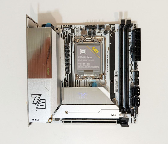 mini-itx-materinskaia-plata-novyi-big-3