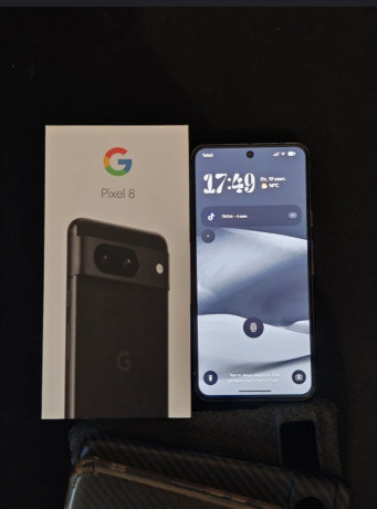 prodaiu-google-pixel-8-8128-gb-telefon-v-xorosem-sostoianii-rabotaet-bez-narekanii-polnyi-komplek-big-0