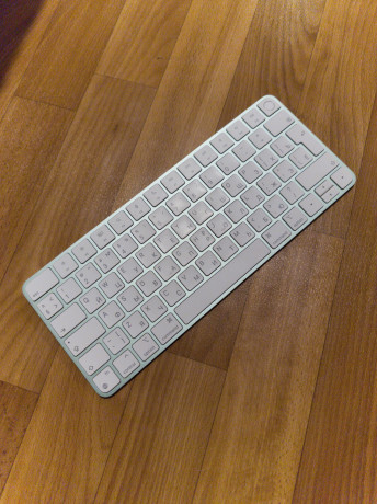 apple-keyboard-touch-id-a2449-big-0